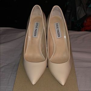 Steve Madden patent leather nude shoes